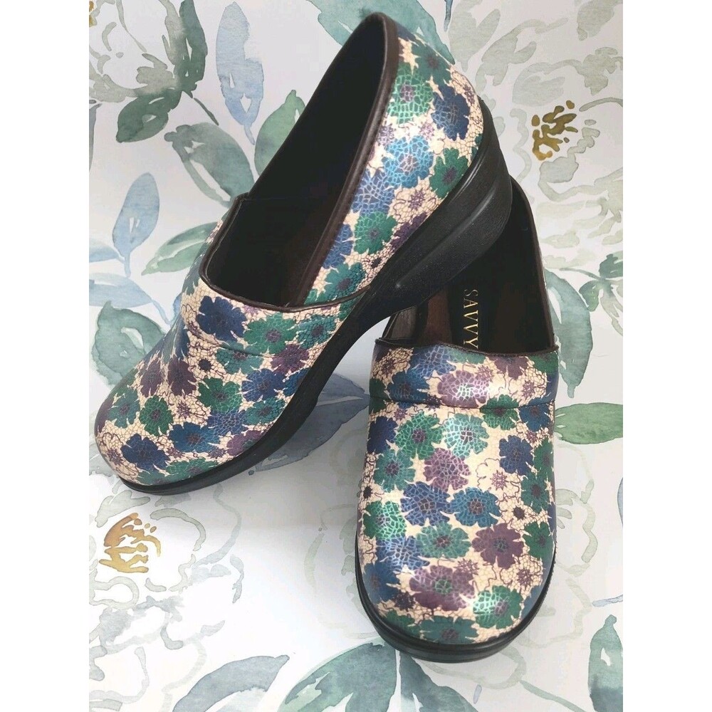 Savvy Nursing Clogs Metallic Floral Size 8 Non Slip Easy Clean